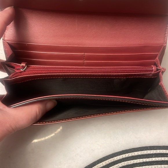 PRICE DROP Gucci micro GG long wallet with GG gold tone heart - Picture 10 of 17